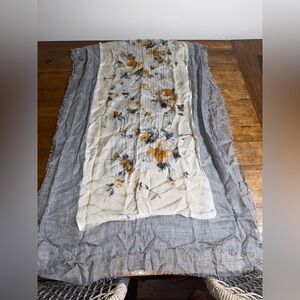 Unbranded Made In Italy Floral Scarf